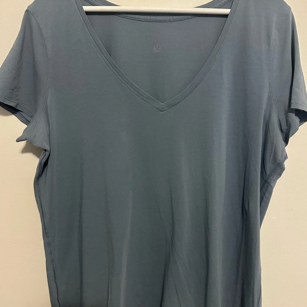 Lululemon V-Neck Short Sleeve Tee - Slate Blue
